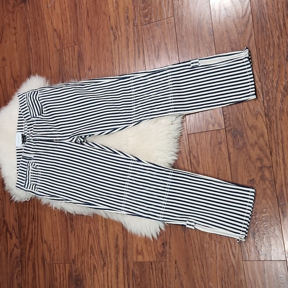 Current/Elliott Cropped Lexton Vertical Striped Crops - Picture 3 of 7